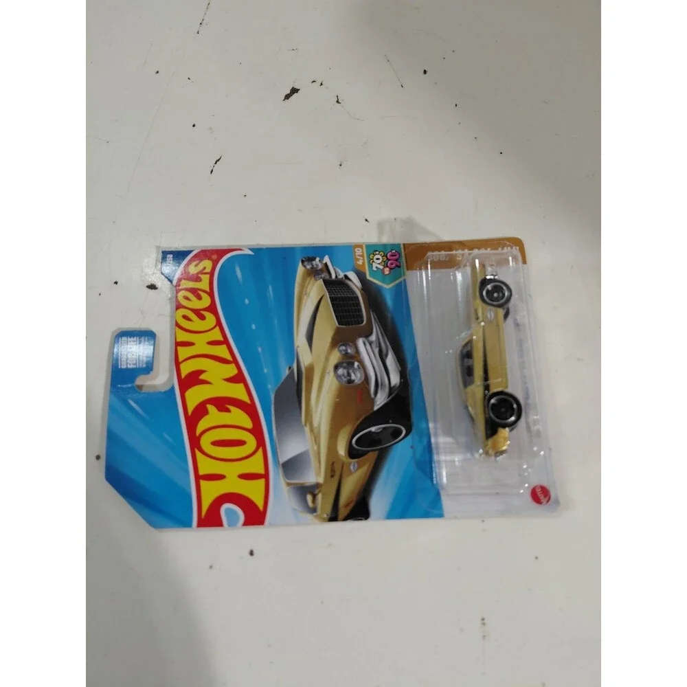 NIP Hot Wheels 70's Vs 90's 1:64 Die Cast 1970 Chevrolet Camaro RS Muscle Car